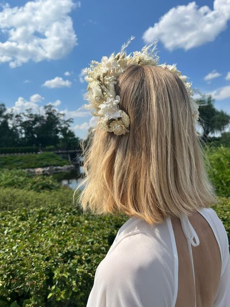 Вінок білого кольору на голову із сухоцвітів на фестиваль &laquo;Білосніжна розкіш&raquo; 1 фото