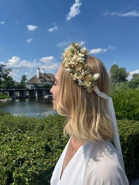Вінок бежевого кольору на голову із сухоцвітів на фестиваль &laquo;Природна ніжність&raquo; 3 фото