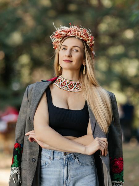 Вінок із сухоцвітів на голову червоно-білий до фестивалю &laquo;Вирій&raquo; 13 фото